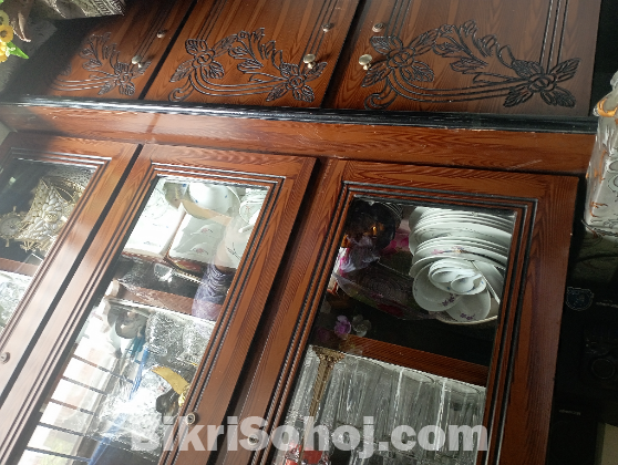 ওয়াল শোকেস